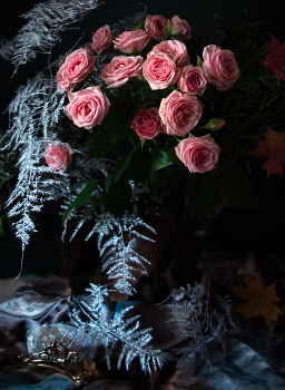 И отдалённые седой зимы угрозы / Розы... Морозы...Угрозы 


Still life
Roses and winter. With citation from A.Pushkin: 
&quot;And far-away threats of Winter forthcoming&quot;