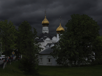 Смеркалось / Пятницкая церковь