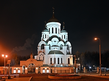 Храм Сергия Радонежского / вечер, храм