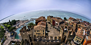 Sirmione / Сирмионе — город в итальянской области Ломбардия. Озеро Гарда.