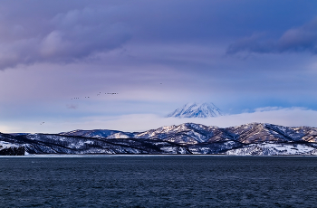 в утреннем тумане / Вилючинский вулкан. Утренний вид с рейда.