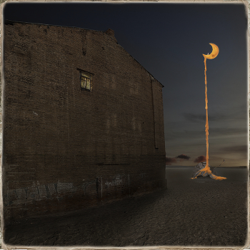   / Месяц догорает