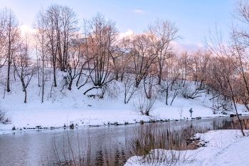 на утренней зорьке / зима, утро, Яуза, Москва