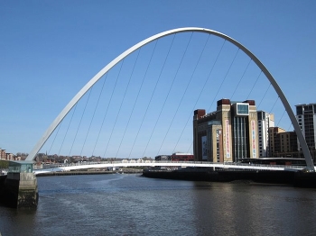 Newcastle bridge / This is a nice view of the bridge in Newcastle.