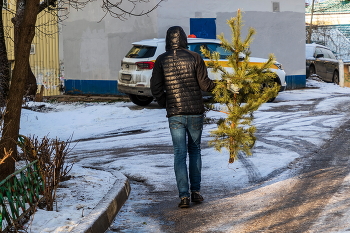 В последний путь. / Со Старым Новым годом.