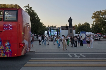 Туристический бизнес / Москва, Болотная площадь