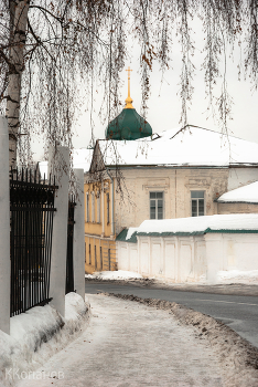 У монастыря / Киров