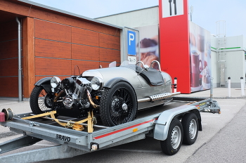 The Morgan 3 wheeler. / Производство предыдущей модели Morgan 3 Wheeler, впервые представленной в 2011 году, было завершено летом 2021 года. Morgan отмечает окончание производства 3 Wheeler выпуском 33 экземпляров P101 ограниченной серии.

Morgan 3 Wheeler — это бунт против санированного, современного автомобилестроения, представляющий собой «без излишеств, но с острыми ощущениями» вождение с отношением и характером. По сравнению с современными днями, Morgan 3 Wheeler не был бы первым выбором для дальних путешествий, но он излучает замечательное чувство приключения, которое заставляет владельцев регулярно отправляться в автомобильные путешествия по странам и даже континентам.

Morgan 3 Wheeler прочно обосновался в британском автомобильном наследии. Альберт Болл VC был высоко оцененным и награжденным английским летчиком-истребителем во время Первой мировой войны. Как первый владелец Morgan Three Wheeler, Болл, как известно, предположил, что вождение его Morgan было самым близким к полету без отрыва от земли.