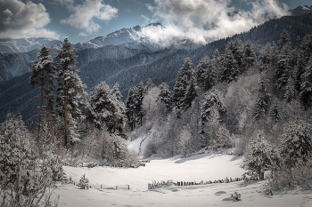 Winter Over Svaneti / Зима за перевалом Ughviri