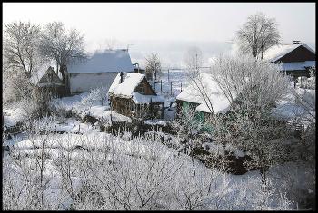 Городская окраина / Домики снег