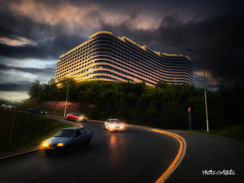 "Город засыпает..." / Участник тематического конкурса 35AWARDS: Ночная архитектура.
По результатам основного голосования работа "Город засыпает..."
вошла в TOP 8% лучших фотографий конкурса.