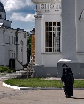 С надеждой. / С надеждой.