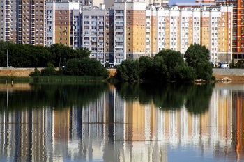 берег / город