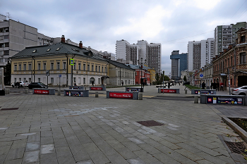 Школьная улица / Школьная улица в Москве. Ноябрь 2023.