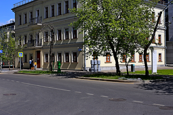 Большая Татарская / Большая Татарская улица в Москве. Май 2023.