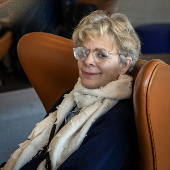 Незнакомка в аэропорту Сан Франциско / ......