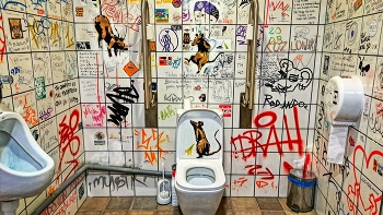 &nbsp; / Barcelona - WC Museu Banksy - Barcelonès