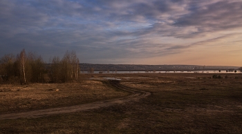 Апрельский вечер / Пригородный сюжет из Подмосковья.