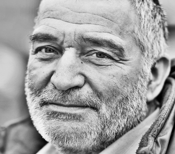 "В былые дни и я пережидал холодный дождь ..." / ***