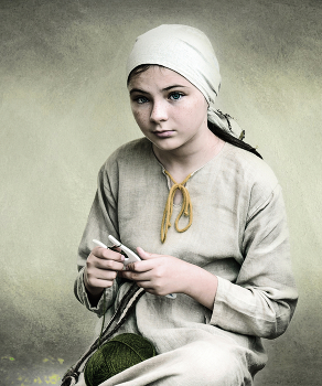 Юная крестьяночка. / Спонтанный снимок во время празднования военно-исторического праздника «Великое стояние на реке Угра"(