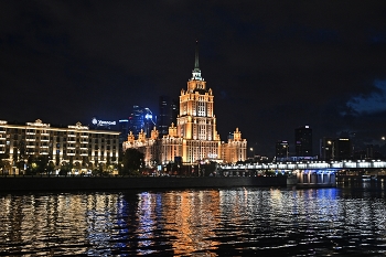 вечерний город / Гостиница Украина