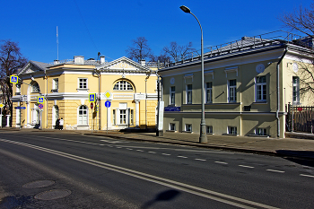 Верхняя Радищевская / Улица Верхняя Радищевская в Москве. Март 2024.
