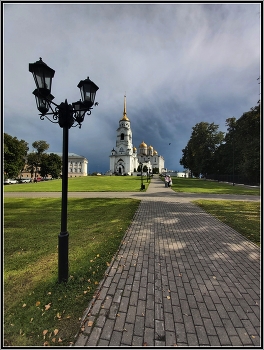 Грозовой день / Успенский собор.