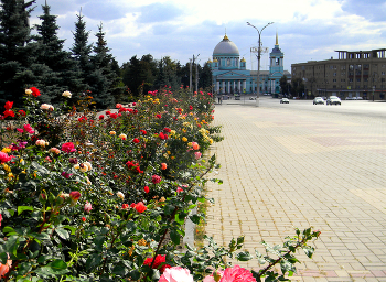 Знаменский собор на Красной площади в Курске / Знаменский собор на Красной площади в Курске