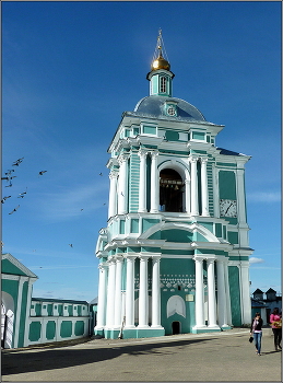 Ввысь / Свято-Успенский собор в Смоленске, Колокольня ( постр. в 1763-1772) Когда взлетели птицы...