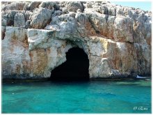 Пристанище пиратов. / Местные жители говорят, что обычно в этой пещере прятались пираты.
Турция, Средиземное море.