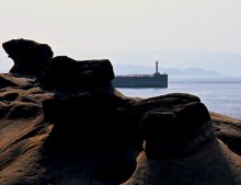 Спокойный берег / Камни на мысе Елиу (Yehliu) являются одной из наиболее известных достопримечательностей Тайваня