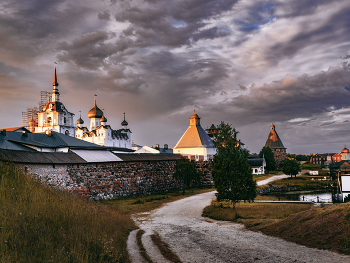 Монастырь / Утро