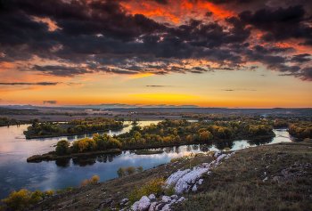 По эту сторону заката / Иртыш и протоки