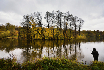 На рыбалке... / ... в парке Кузьминки.