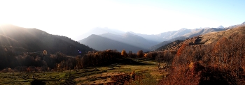 Осень в горах / Панорама из пяти кадров. Абхазия, альпийские луга, осень, перед заходом солнца