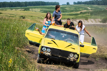 В соседнее село на дискотеку) / ***