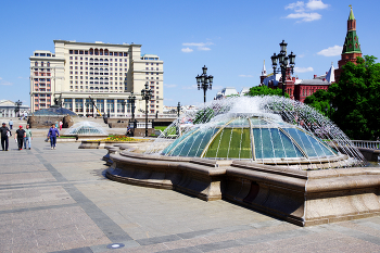 Манежная / Манежная площадь в Москве. Май 2023.