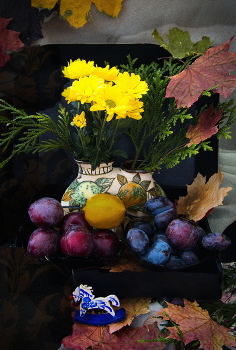 Роняет лес Багряный свой узор / Осень... 

A citation from Alexander Pushkin for autumn time