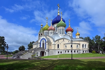 Храм святого благоверного князя Игоря Черниговского. / лето, храм