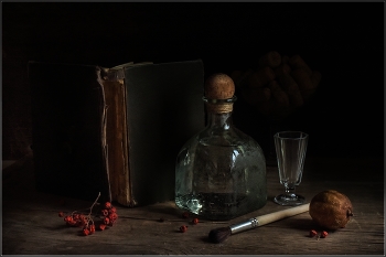 .... Этюд с бутылью .... / предметная композиция