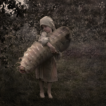 Девочка с ручным червем / Сюрреализм