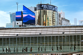 Наклонная галерея / Токио