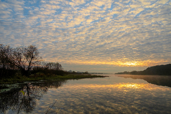 Рябое небо. / Ноябрь. Озеро Исток.