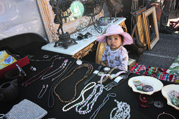 На Блошином рынке / ....