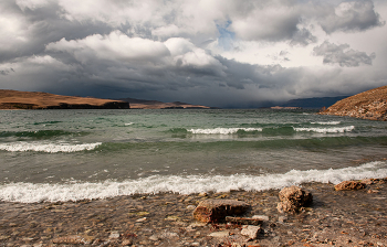Тревожное ожидание / Остров Ольхон. Байкал. Осень.