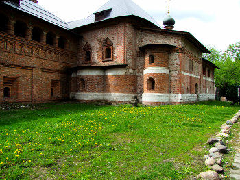 Храм Воскресения Словущего / Кртицкое подворье в Москве. Храм Воскресения Словущего. Май 2024.