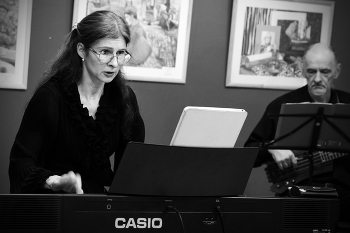 Музыка нас связала / ***