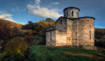 Сентинский храм / Республика Карачаево-Черкесия, окрестности аула Нижняя Теберда, Сентинский древнехристианский храм (965 год)
