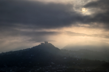 Clouds Drama / Солнце с облаками устроили рассветную драму в небе