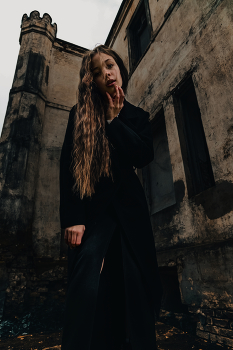 В усадьбе Эндоуровых / модель Ангелина Табакова